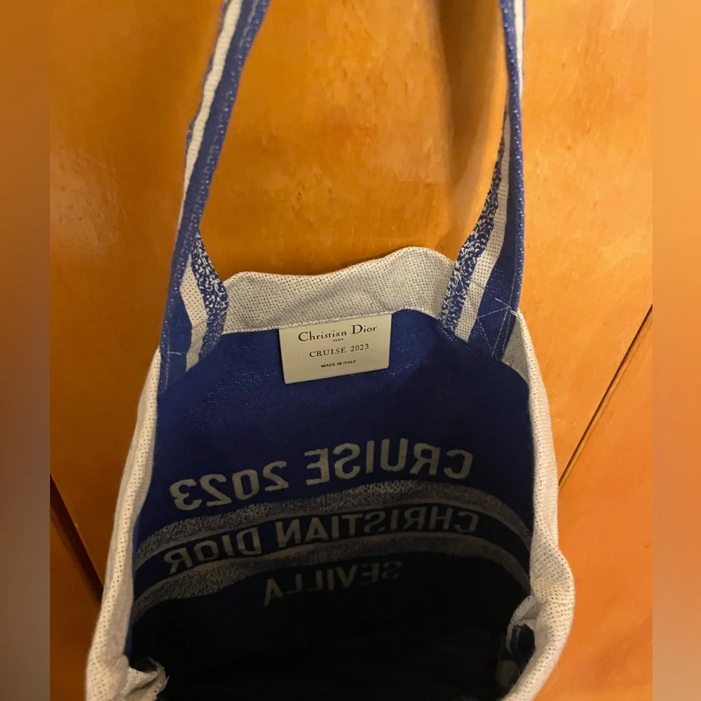 CHRISTIAN DIOR 2023 Sevilla Cruise Collection Totebag - Picture 3 of 4